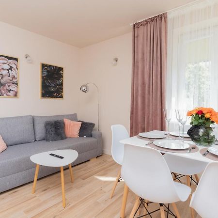 Mokotow Apartments Reytan By Noclegi Renters Varsovie Extérieur photo