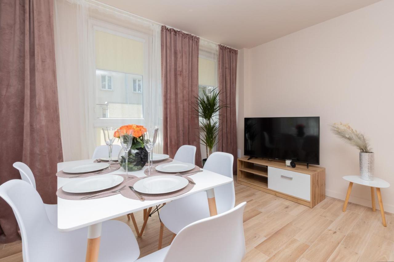 Mokotow Apartments Reytan By Noclegi Renters Varsovie Extérieur photo