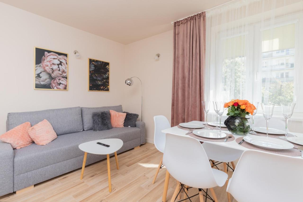 Mokotow Apartments Reytan By Noclegi Renters Varsovie Extérieur photo