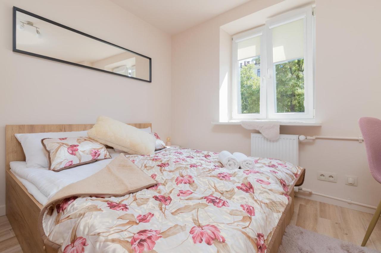 Mokotow Apartments Reytan By Noclegi Renters Varsovie Extérieur photo