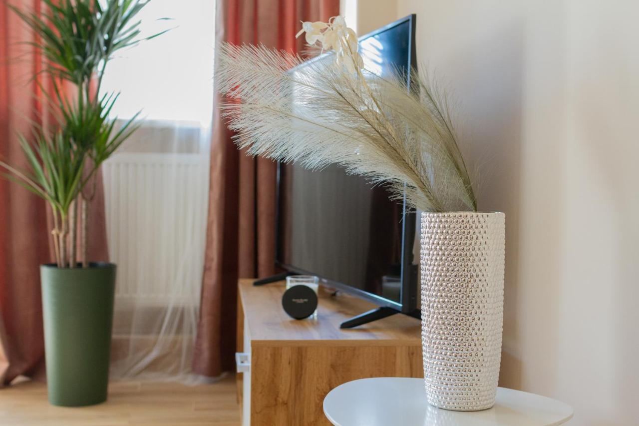 Mokotow Apartments Reytan By Noclegi Renters Varsovie Extérieur photo